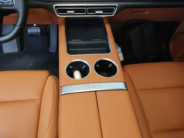 Li Auto L7 — Фото автомобиля 13