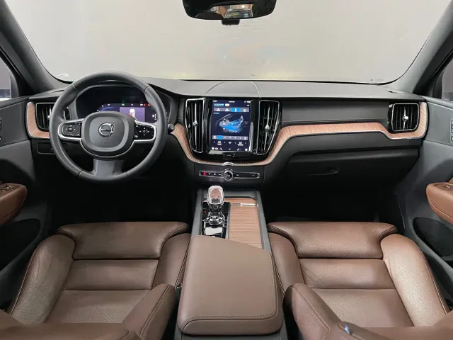 Volvo XC60 — Фото автомобиля 11