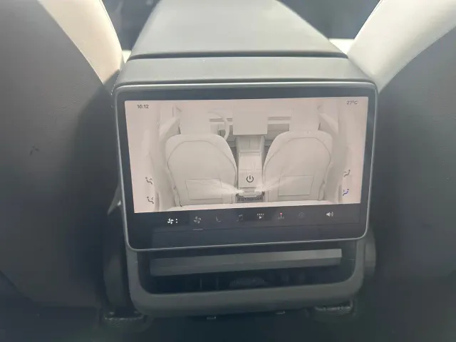 Tesla Model 3 — Фото автомобиля 19