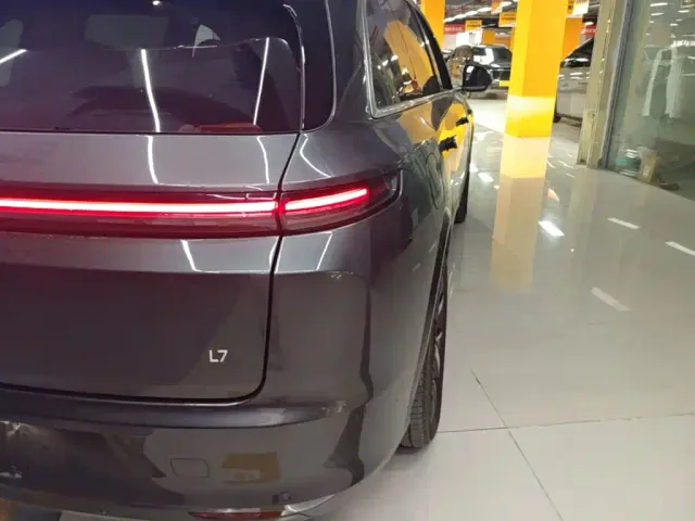 Li Auto L7 — Фото автомобиля 7