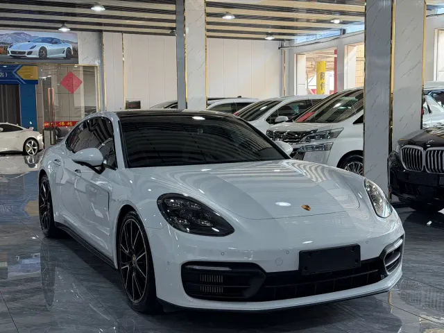 Porsche Panamera — Фото автомобиля 3