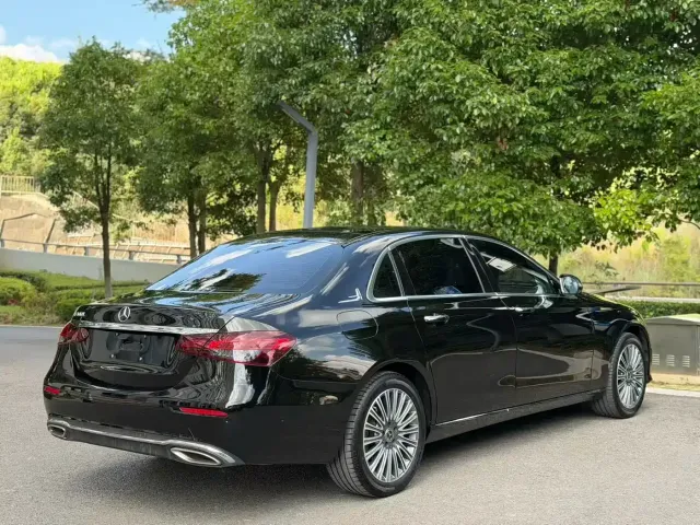 Mercedes-Benz E-Class — Фото автомобиля 7
