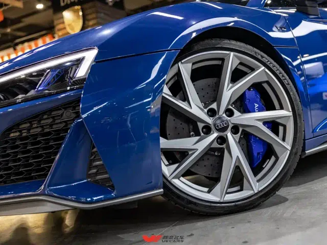 Audi R8 — Фото автомобиля 9