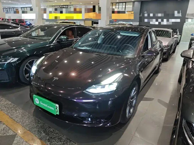 Фотография автомобиля — Tesla Model 3