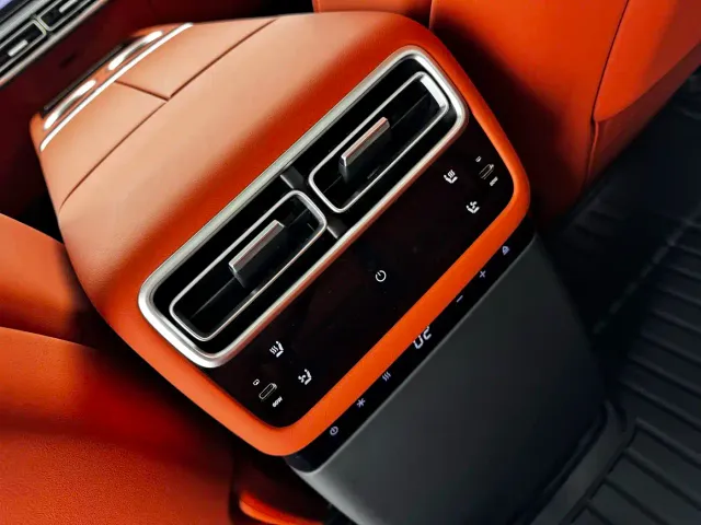 Li Auto L7 — Фото автомобиля 10