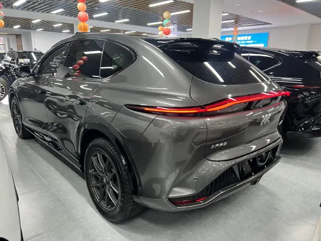 IM Motors LS7 — Фото автомобиля 11