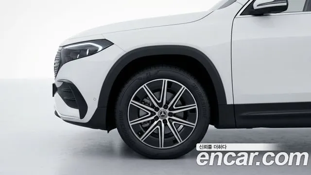 Mercedes-Benz EQB — Фото автомобиля 5