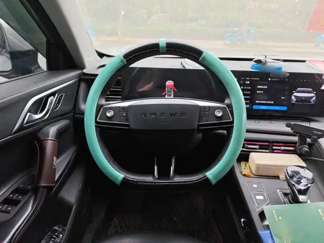 Roewe RX5 — Фото автомобиля 6