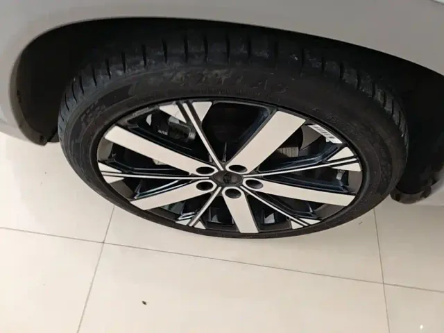 Geely ICON — Фото автомобиля 22