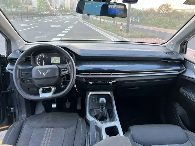 Wuling Jiachen — Фото автомобиля 4