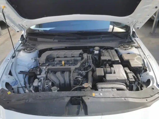 Hyundai Elantra — Фото автомобиля 19