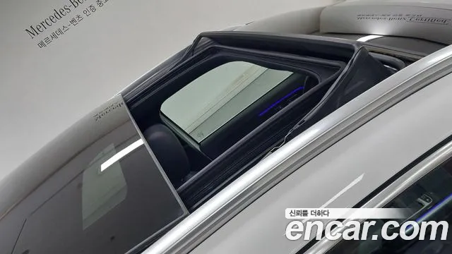 Mercedes-Benz EQA — Фото автомобиля 12