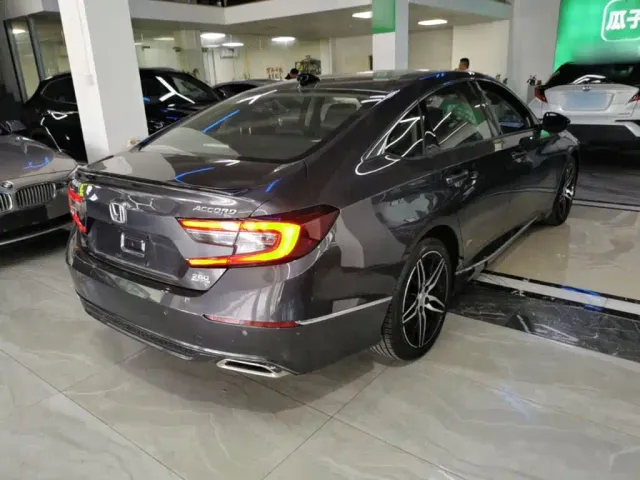 Honda Accord — Фото автомобиля 6