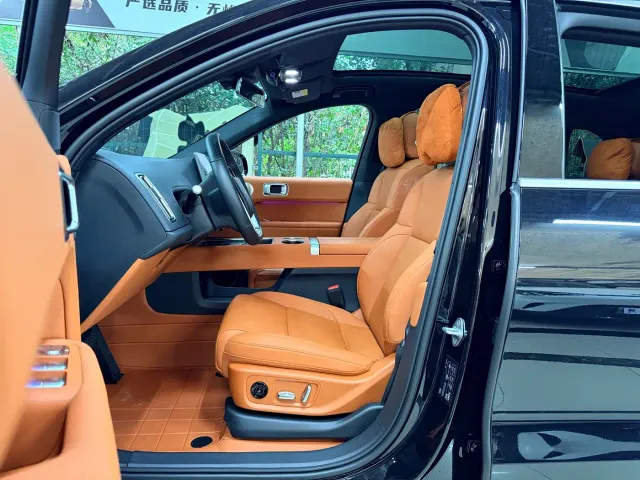 Li Auto L6 — Фото автомобиля 6