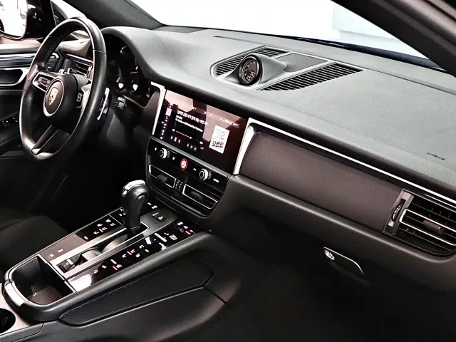 Porsche Macan — Фото автомобиля 15