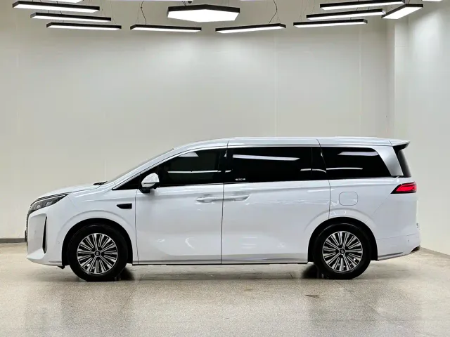 BYD Xia — Фото автомобиля 22