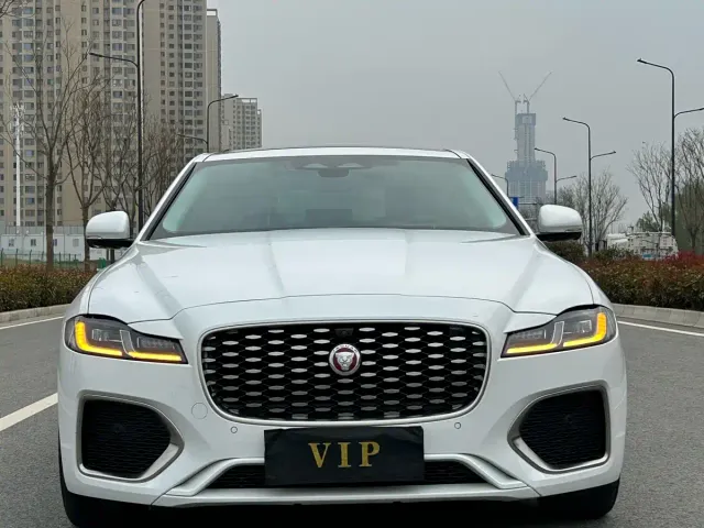 Jaguar XFL — Фото автомобиля 2