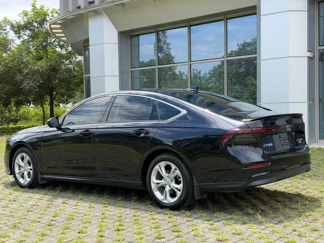 Honda Accord — Фото автомобиля 6