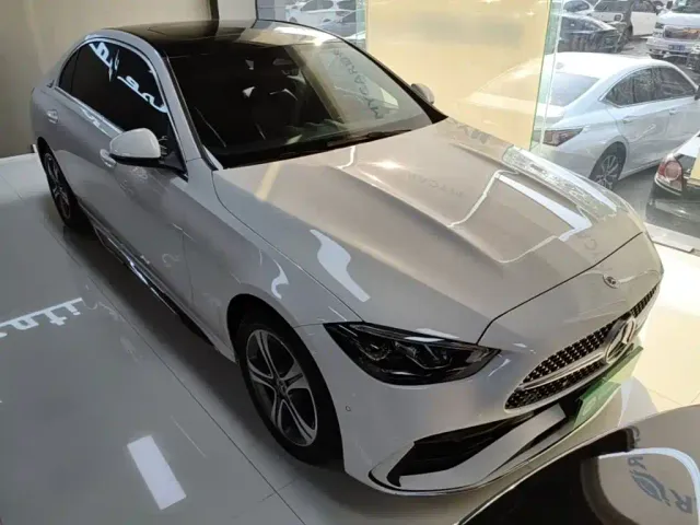 Mercedes-Benz C-Class — Фото автомобиля 3