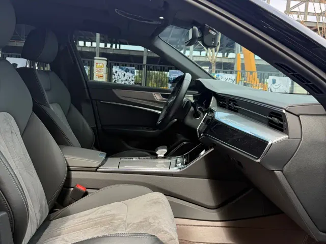 Audi A6L — Фото автомобиля 10