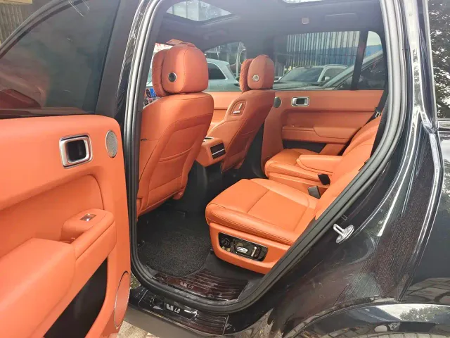 Li Auto L8 — Фото автомобиля 4