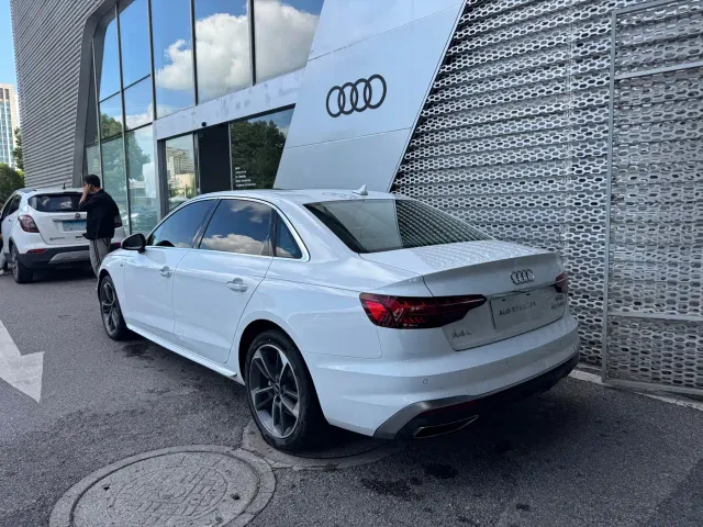 Audi A4L — Фото автомобиля 4