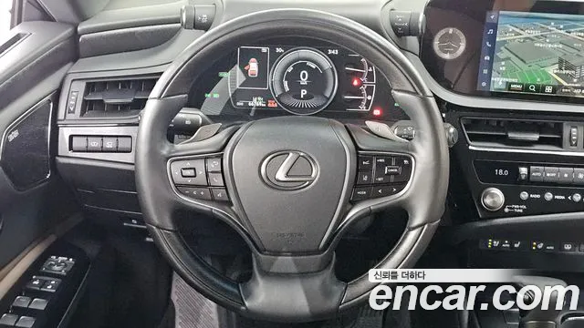 Lexus ES — Фото автомобиля 3