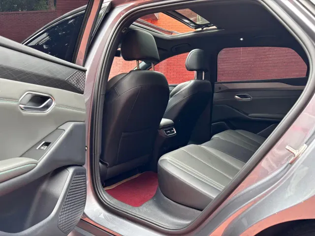 BYD Qin L — Фото автомобиля 12