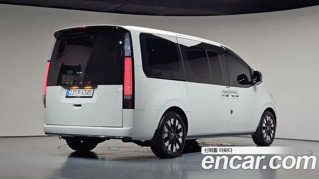 Фотография автомобиля — Hyundai Staria