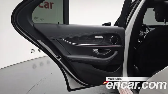Mercedes-Benz E-Class — Фото автомобиля 6
