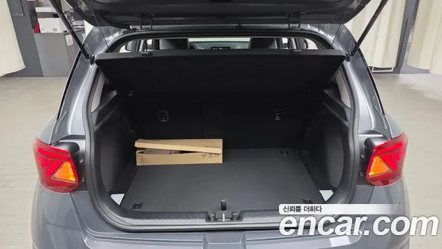 Hyundai Venue — Фото автомобиля 22