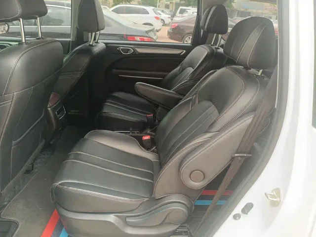GAC Trumpchi M6 — Фото автомобиля 16
