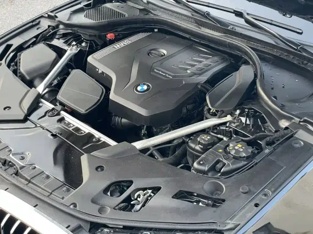 BMW 5 Series — Фото автомобиля 9