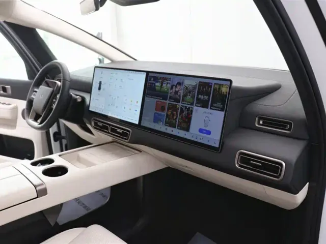 Li Auto MEGA — Фото автомобиля 26