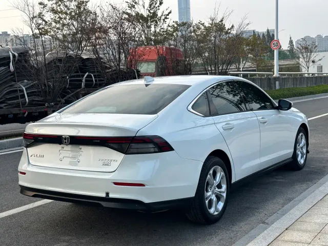 Honda Accord — Фото автомобиля 4