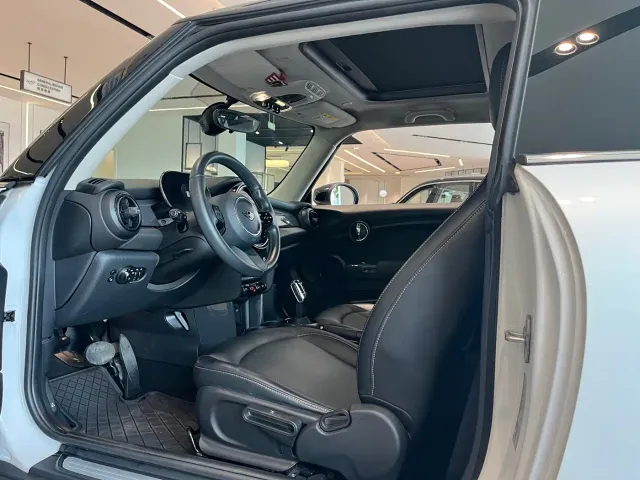 MINI Hatch — Фото автомобиля 3