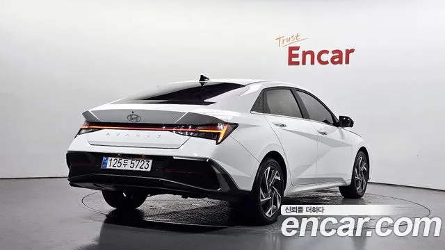 Hyundai Avante CN7 — Фото автомобиля 2