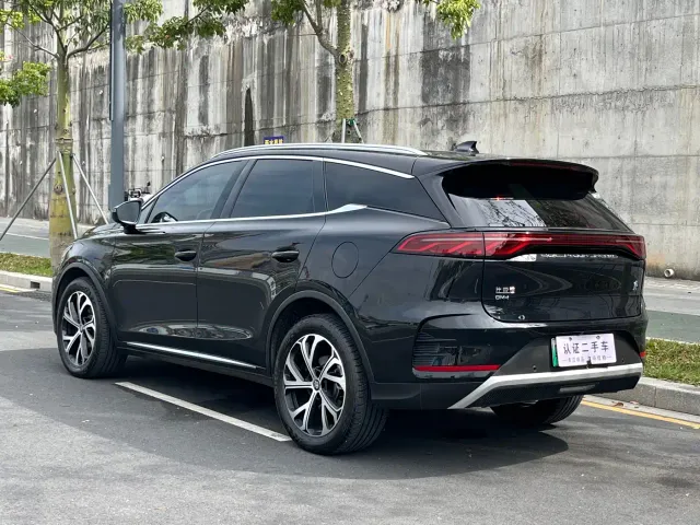 BYD Tang — Фото автомобиля 6