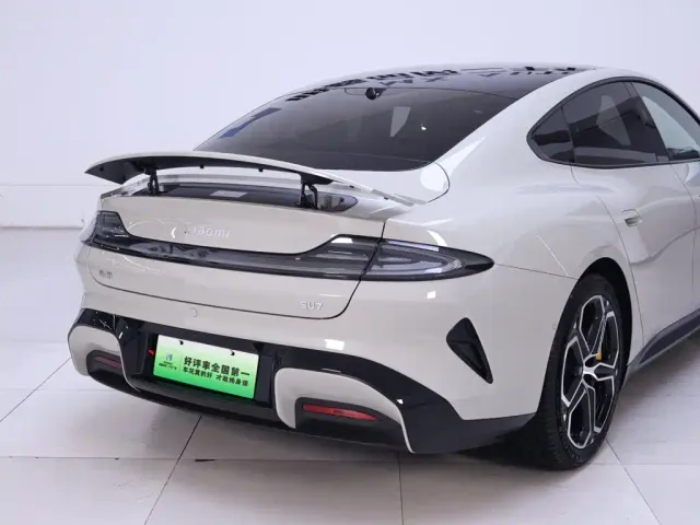 Xiaomi SU7 — Фото автомобиля 8
