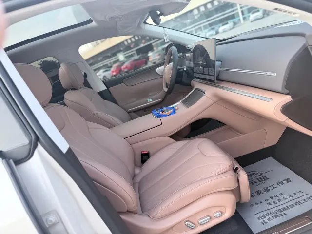 Leapmotor C11 — Фото автомобиля 12