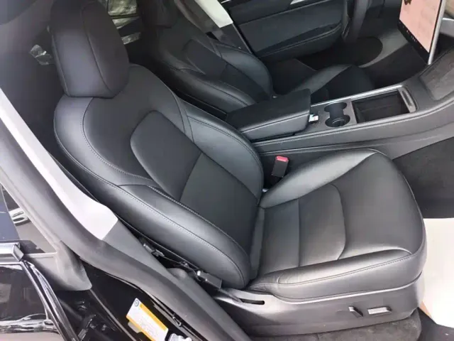 Tesla Model Y — Фото автомобиля 24