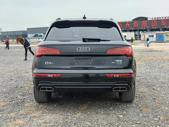 Audi Q5L — Фото автомобиля 5