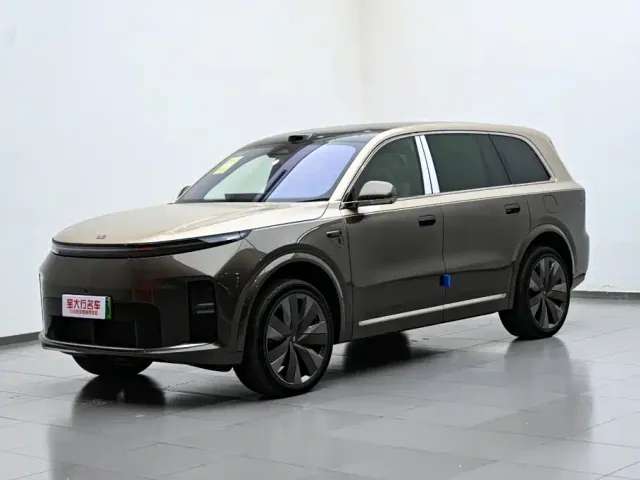 Li Auto L9 — Фото автомобиля 2