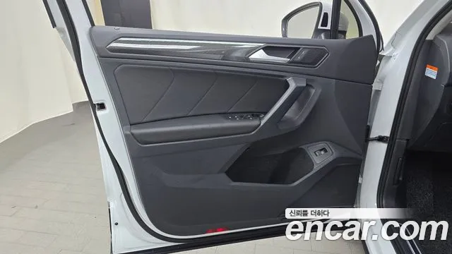 Volkswagen Tiguan Tiguan 2 поколение 2.0 TDI Prestige — Фото автомобиля 23