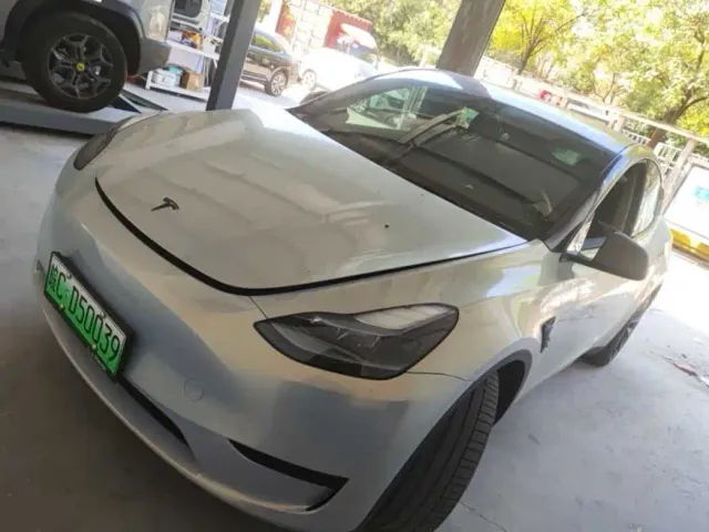 Фотография автомобиля — Tesla Model Y