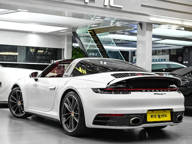 Porsche 911 — Фото автомобиля 6