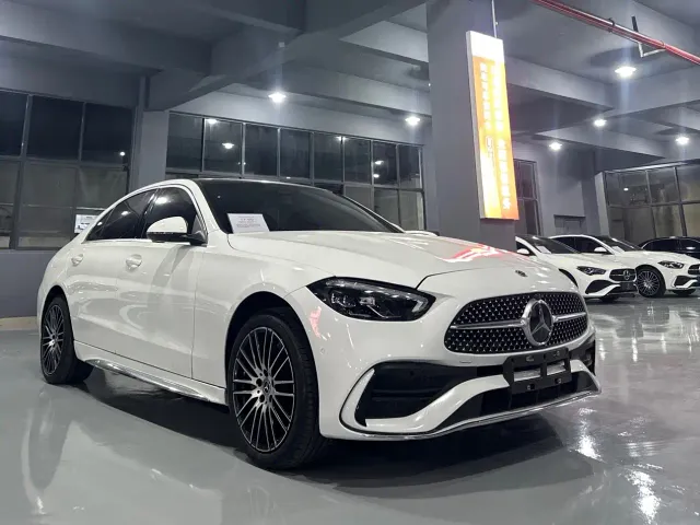 Фотография автомобиля — Mercedes-Benz C-Class