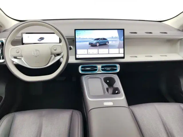 Leapmotor B01 — Фото автомобиля 12