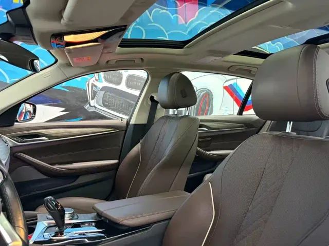 BMW 5 Series — Фото автомобиля 10