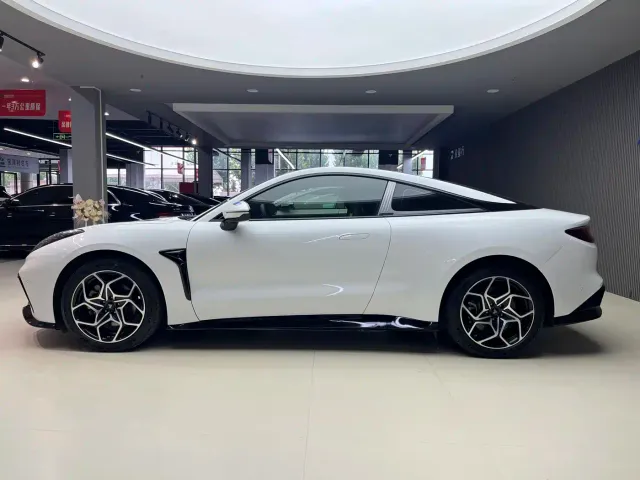 Hozon Neta GT — Фото автомобиля 10